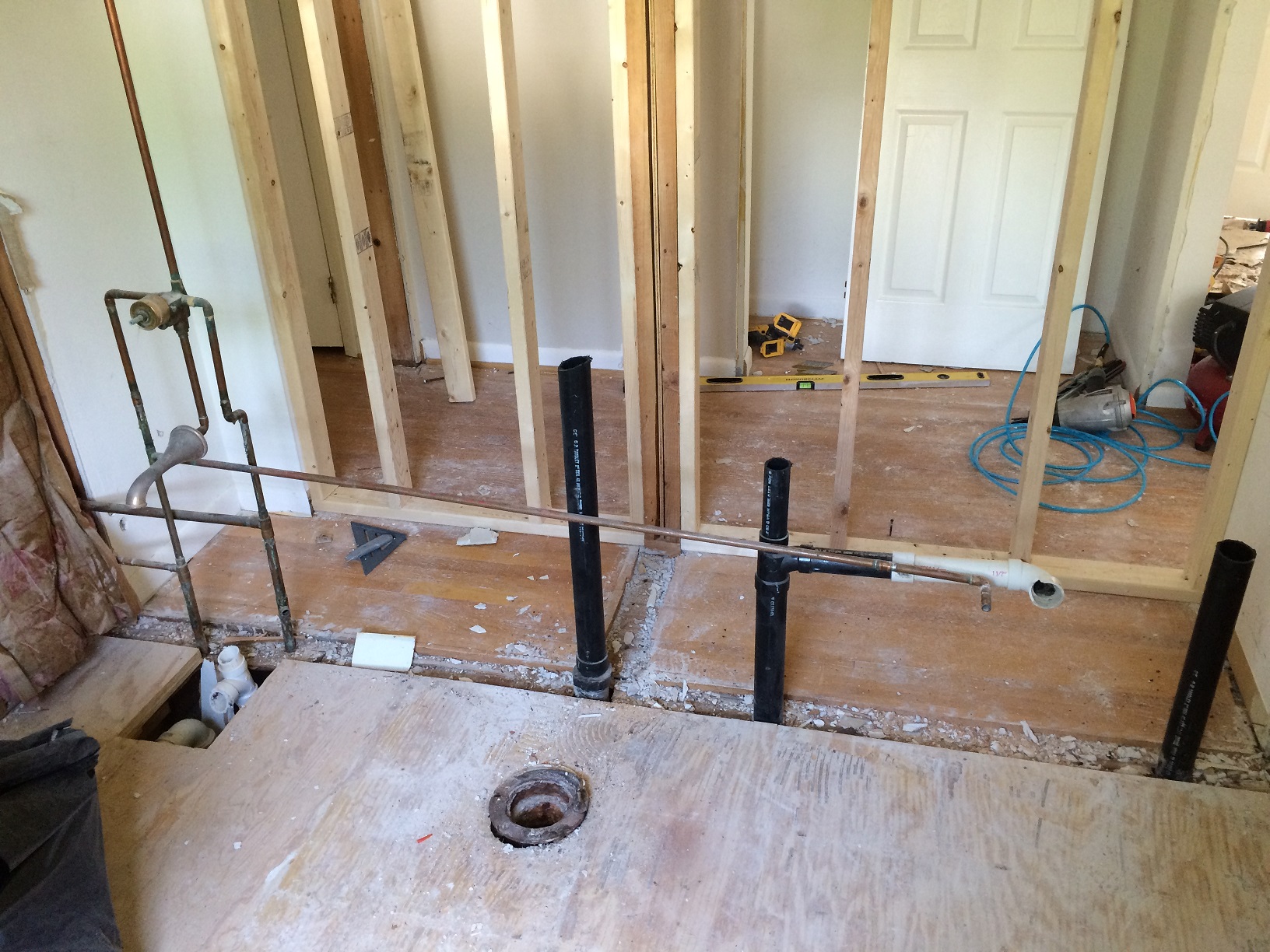 MasterBath (4) MasterBath (4)